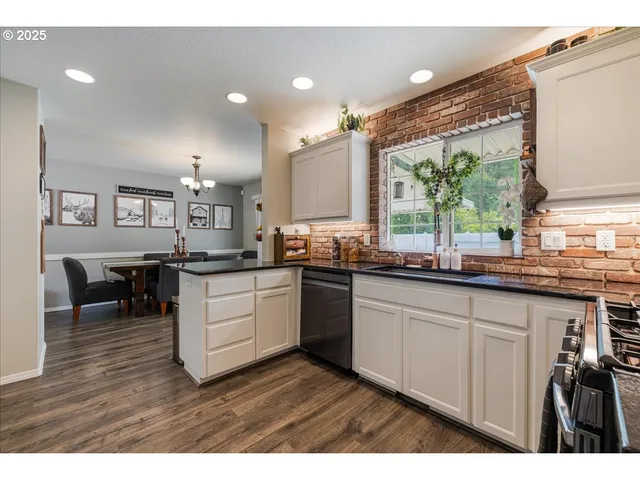 $600,000 | 1110 Madison Street, Silverton, OR 97381