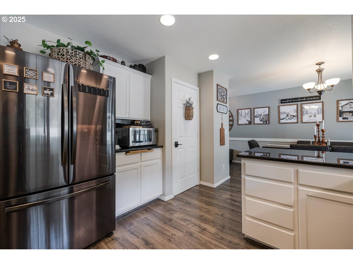 1110 Madison Street Silverton, OR 97381 - Photo 17 of 43