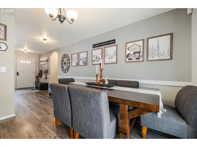 $600,000 | 1110 Madison Street, Silverton, OR 97381