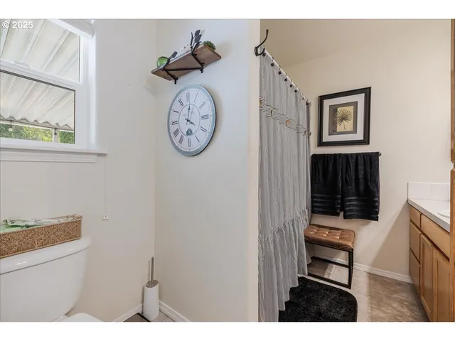 $600,000 | 1110 Madison Street, Silverton, OR 97381