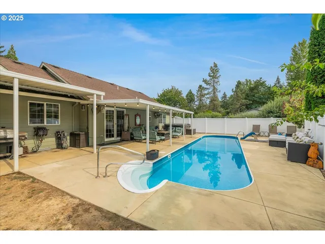 $600,000 | 1110 Madison Street, Silverton, OR 97381