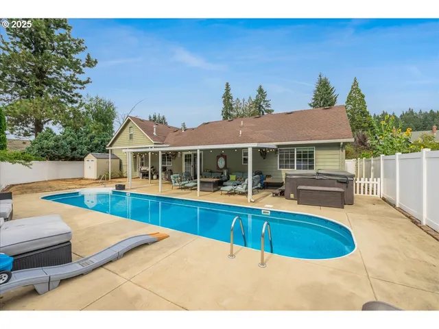 $600,000 | 1110 Madison Street, Silverton, OR 97381