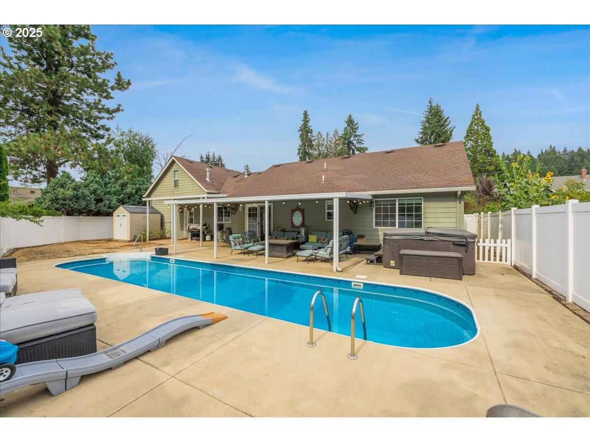 1110 Madison Street Silverton, OR 97381 - Photo 36 of 43