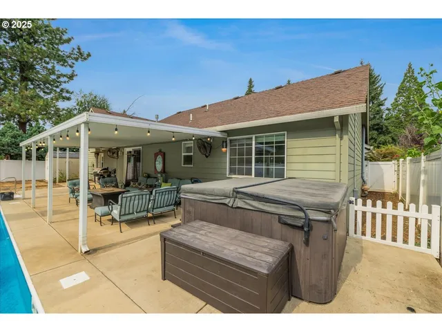 $600,000 | 1110 Madison Street, Silverton, OR 97381