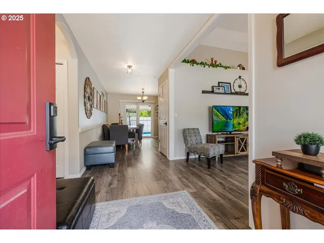 $600,000 | 1110 Madison Street, Silverton, OR 97381