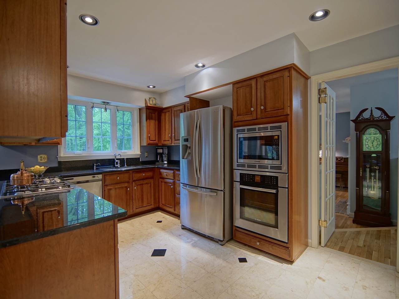 16 Country Farm Road Stratham, NH 03885 - Photo 3 of 33