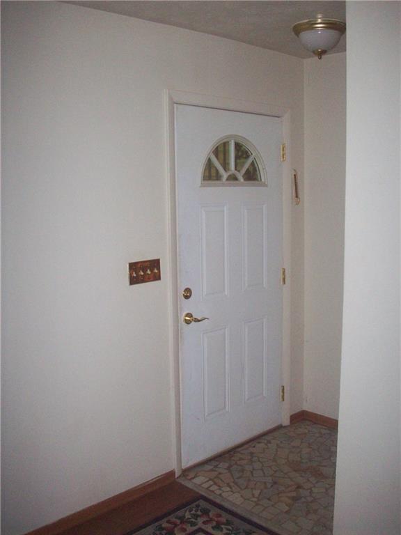 1747 West Stop 11 Road Indianapolis, IN 46217 - Photo 3 of 13 Gallery Image 3