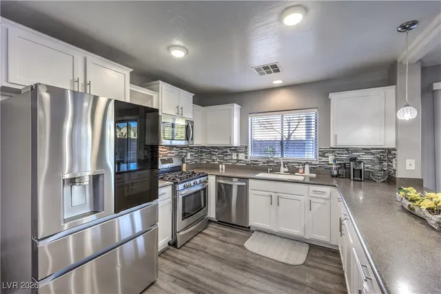 $2,800 | 9062 Mackanos Avenue, Las Vegas, NV 89148