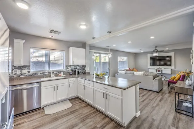 $2,800 | 9062 Mackanos Avenue, Las Vegas, NV 89148