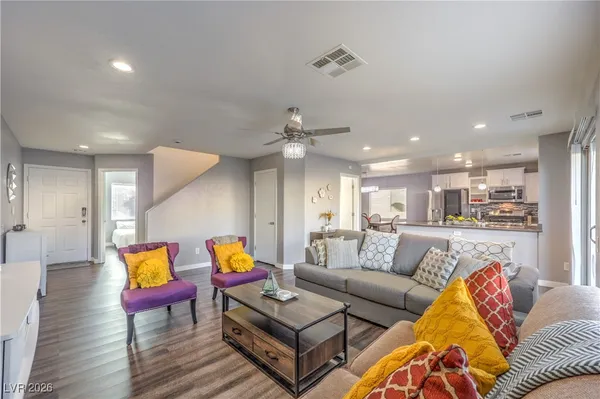 $2,800 | 9062 Mackanos Avenue, Las Vegas, NV 89148