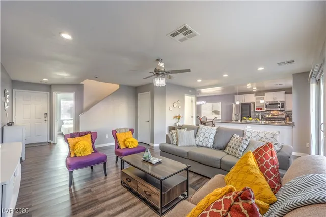 $2,800 | 9062 Mackanos Avenue, Las Vegas, NV 89148