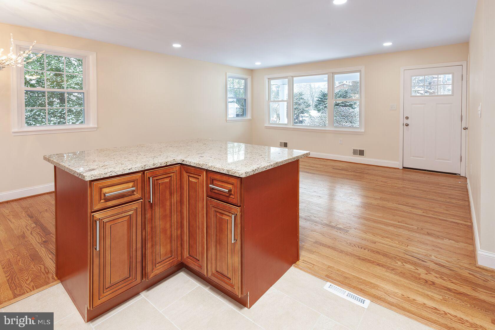 11324 Brandywine Road Clinton, MD 20735 - Photo 11 of 49 8