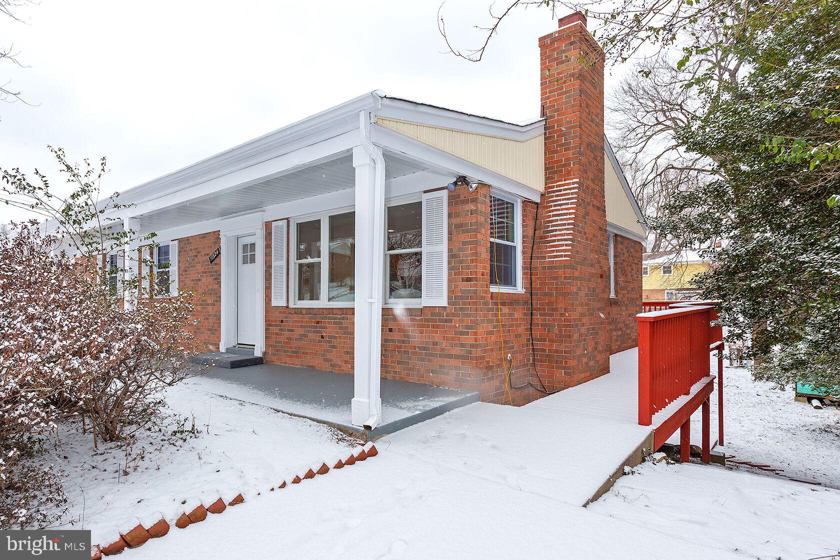 11324 Brandywine Road Clinton, MD 20735 - Photo 4 of 49 2