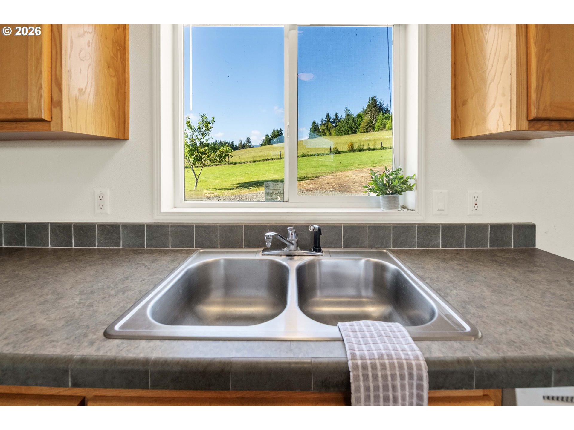 93228 Knappa Platt Road Astoria, OR 97103 - Photo 12 of 46 Kitchen