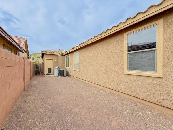 $2,295 | 35115 North 34th Avenue, Phoenix, AZ 85086