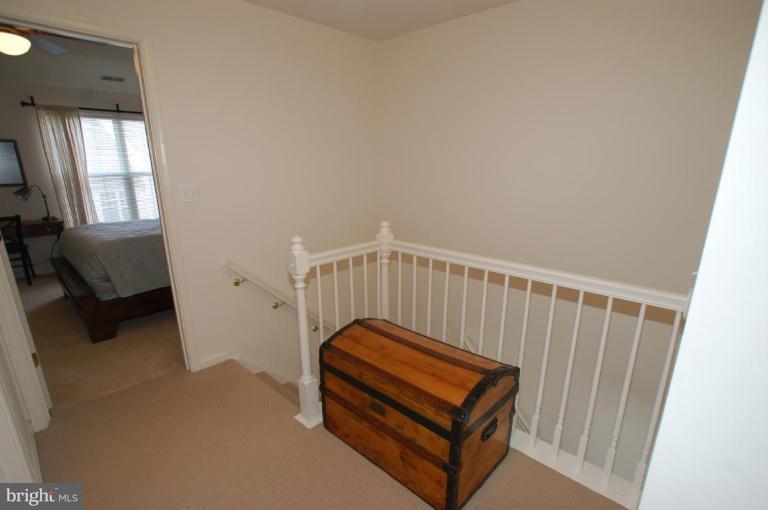636 Howards Loop, Unit 13 Annapolis, MD 21401 - Photo 26 of 30 Hallway