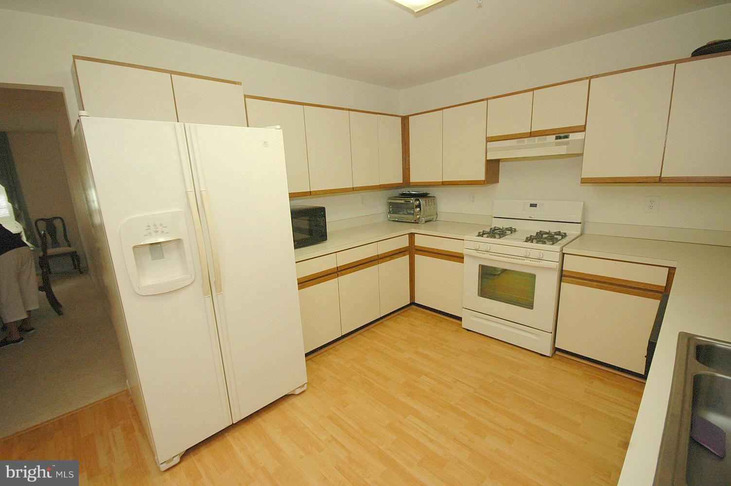 2626 Rigging Drive Annapolis, MD 21401 - Photo 7 of 29 Kitchen