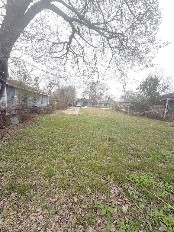 3454 Nathaniel Brown Street Houston, TX 77021 - Photo 7 of 10 a view of yard with outdoor space