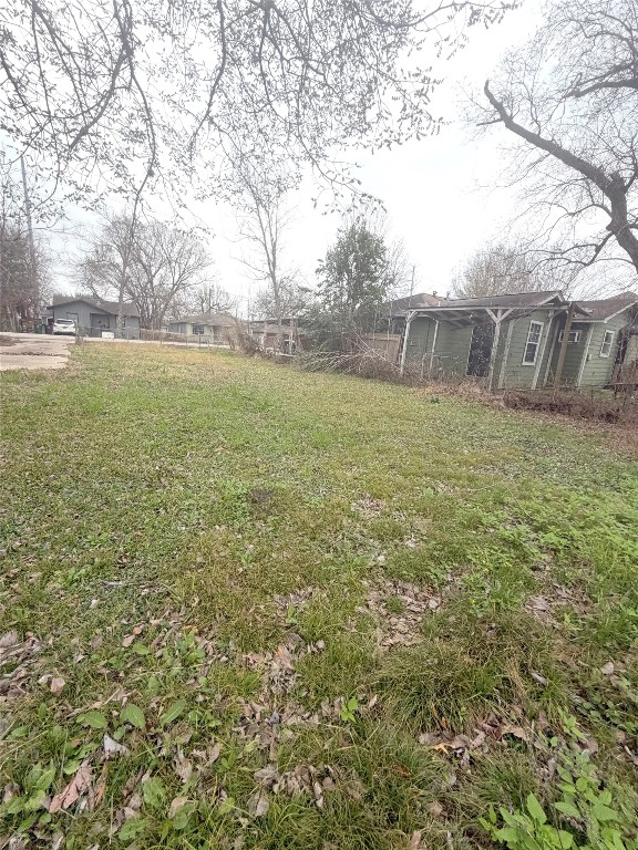3454 Nathaniel Brown Street Houston, TX 77021 - Photo 10 of 10 a view of outdoor space and yard