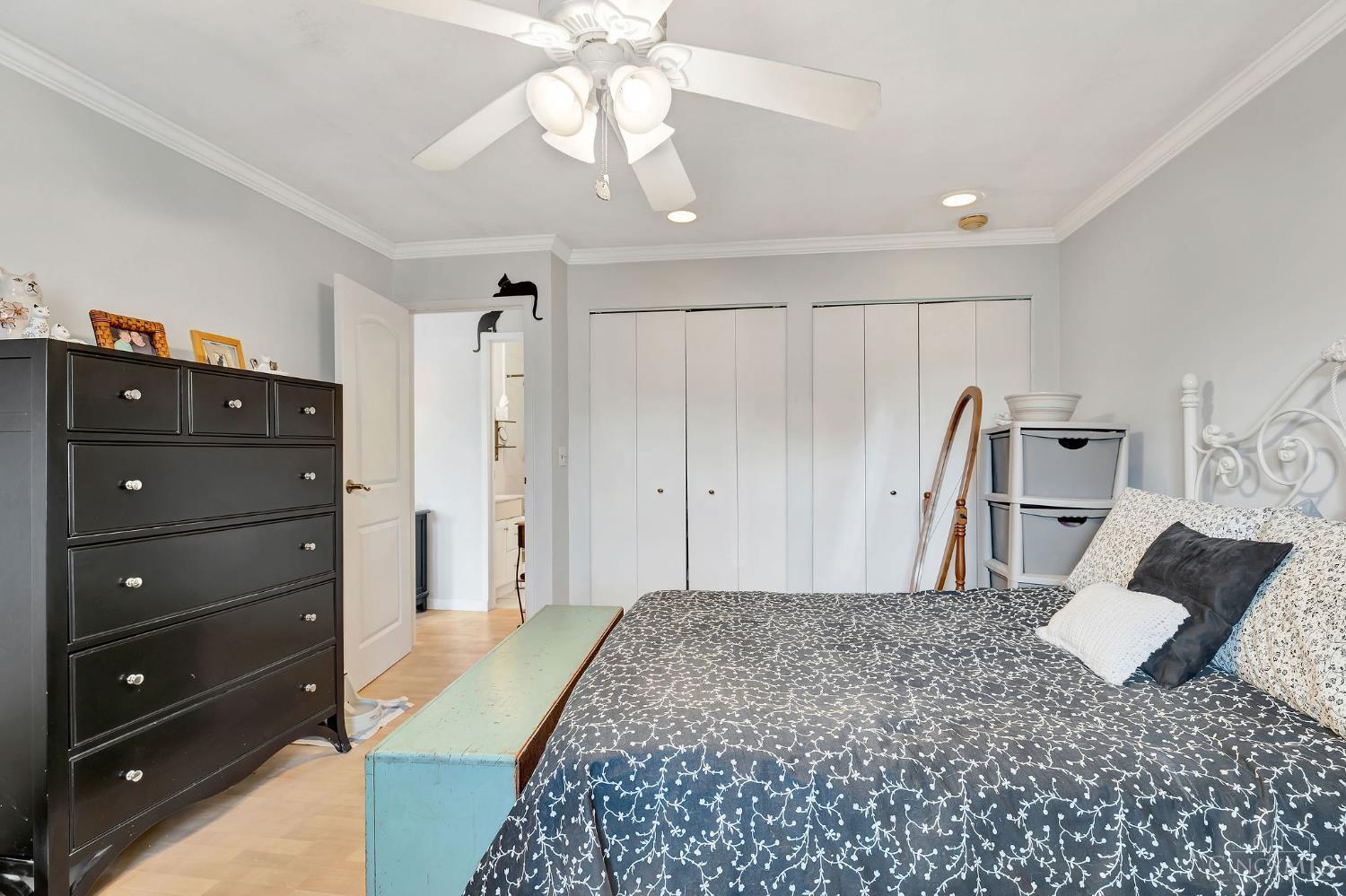 1815 William Howard Taft Road, Unit 501 Cincinnati, OH 45206 - Photo 14 of 32