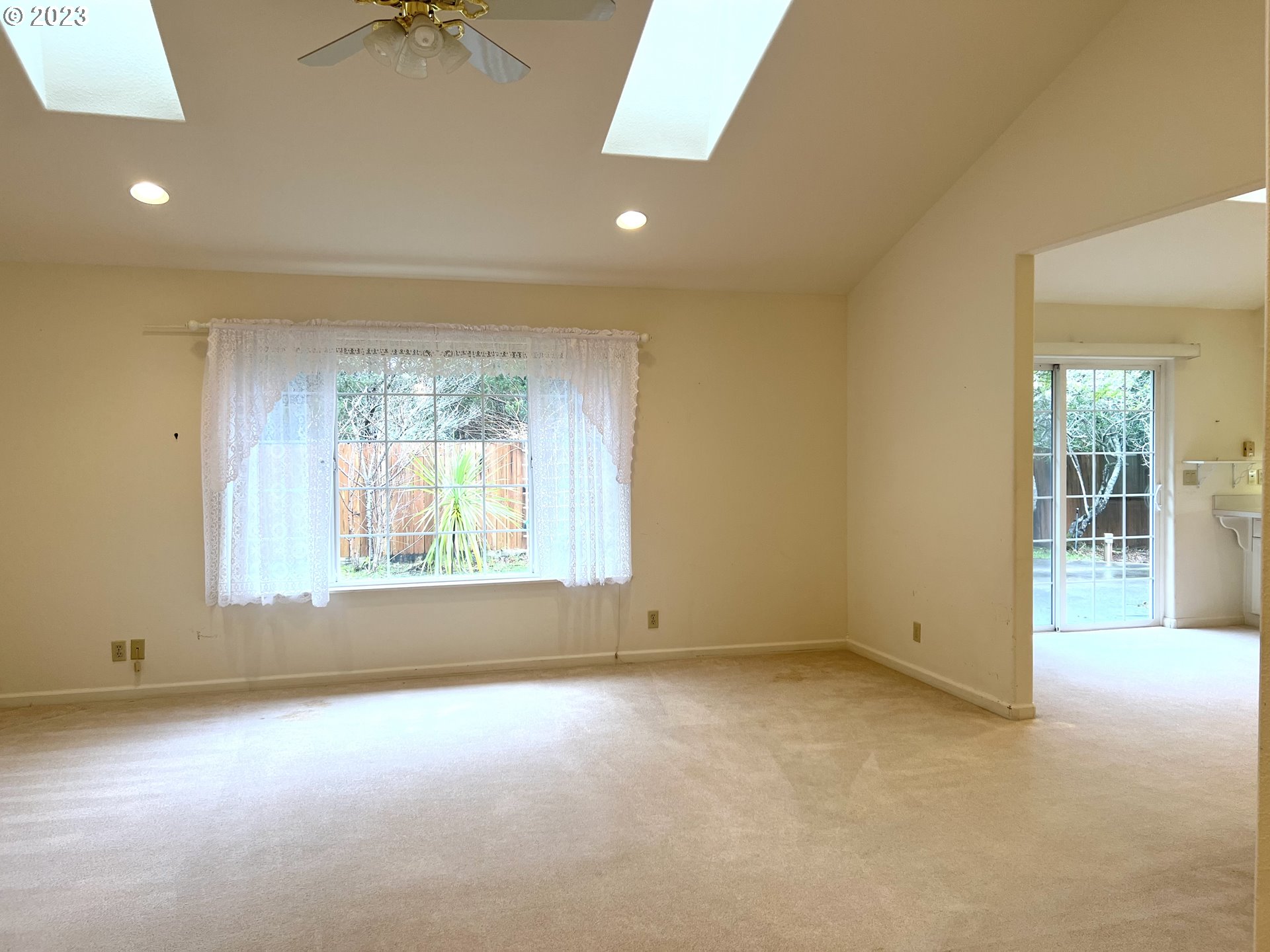 2110 Willow Loop Florence, OR 97439 - Photo 8 of 31 Gallery Image 8
