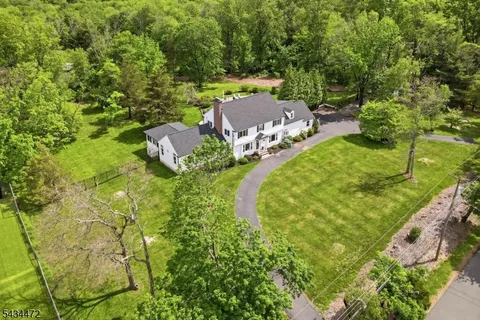 $1,350,000 | 10 Deer Ridge Road, Bernards, NJ 07920