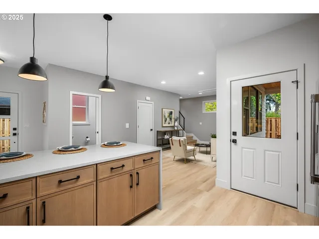 $479,900 | 2624 North Kilpatrick Street, Unit 3, Portland, OR 97217