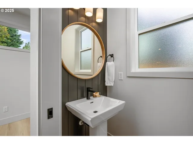 $479,900 | 2624 North Kilpatrick Street, Unit 3, Portland, OR 97217