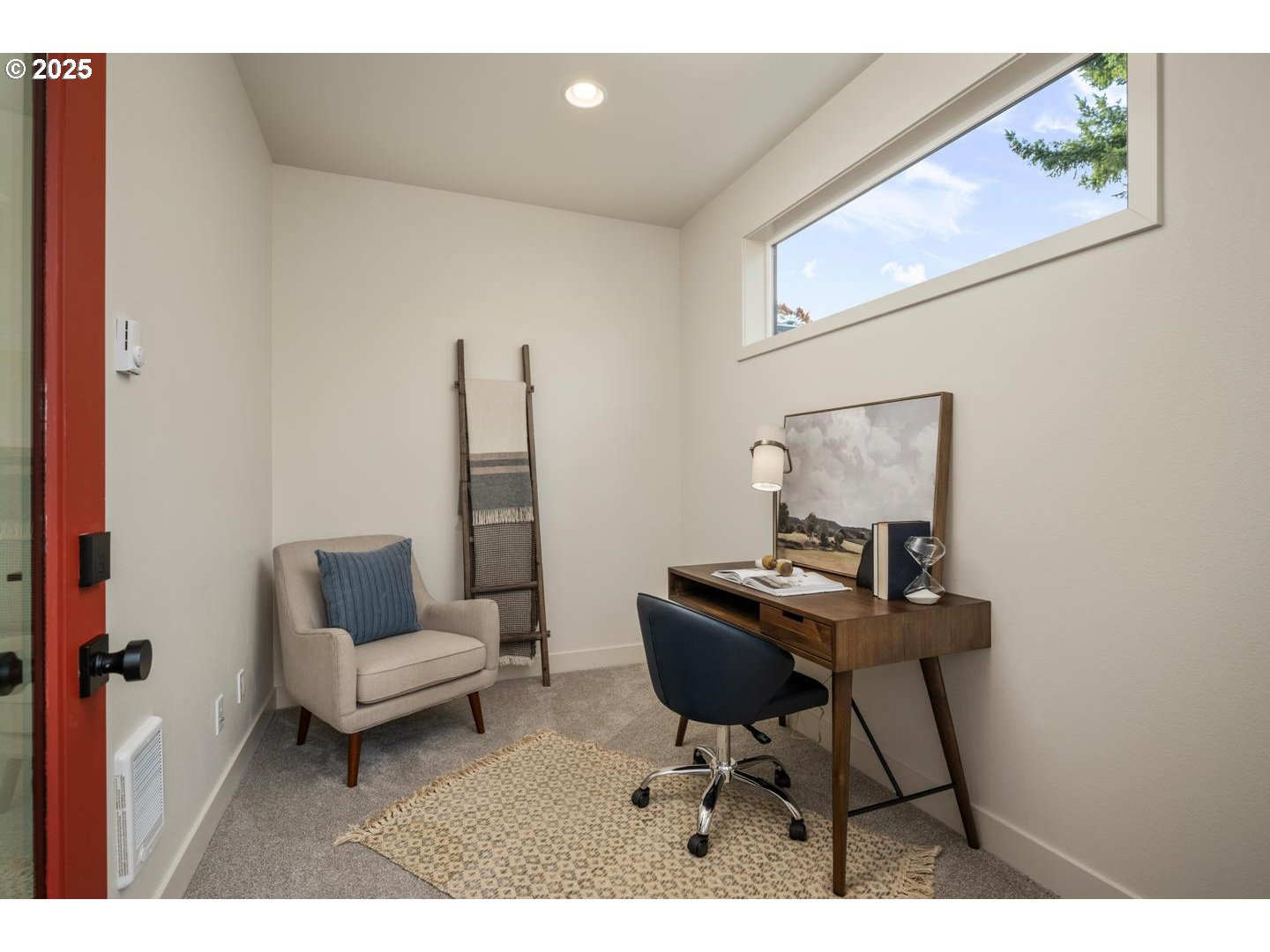 2624 North Kilpatrick Street Portland, OR 97217 - Photo 25 of 34 a work room with furniture and wooden floor
