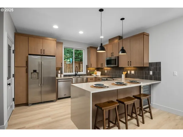 $479,900 | 2624 North Kilpatrick Street, Unit 3, Portland, OR 97217