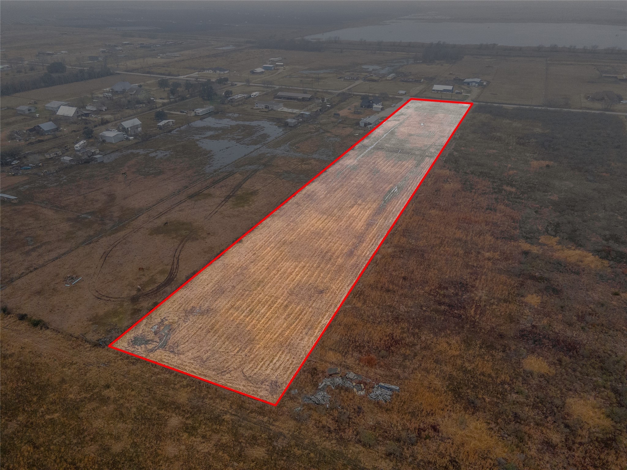 1813 County Road 212 Angleton, TX 77515 - Photo 3 of 12 a view of wooden floor