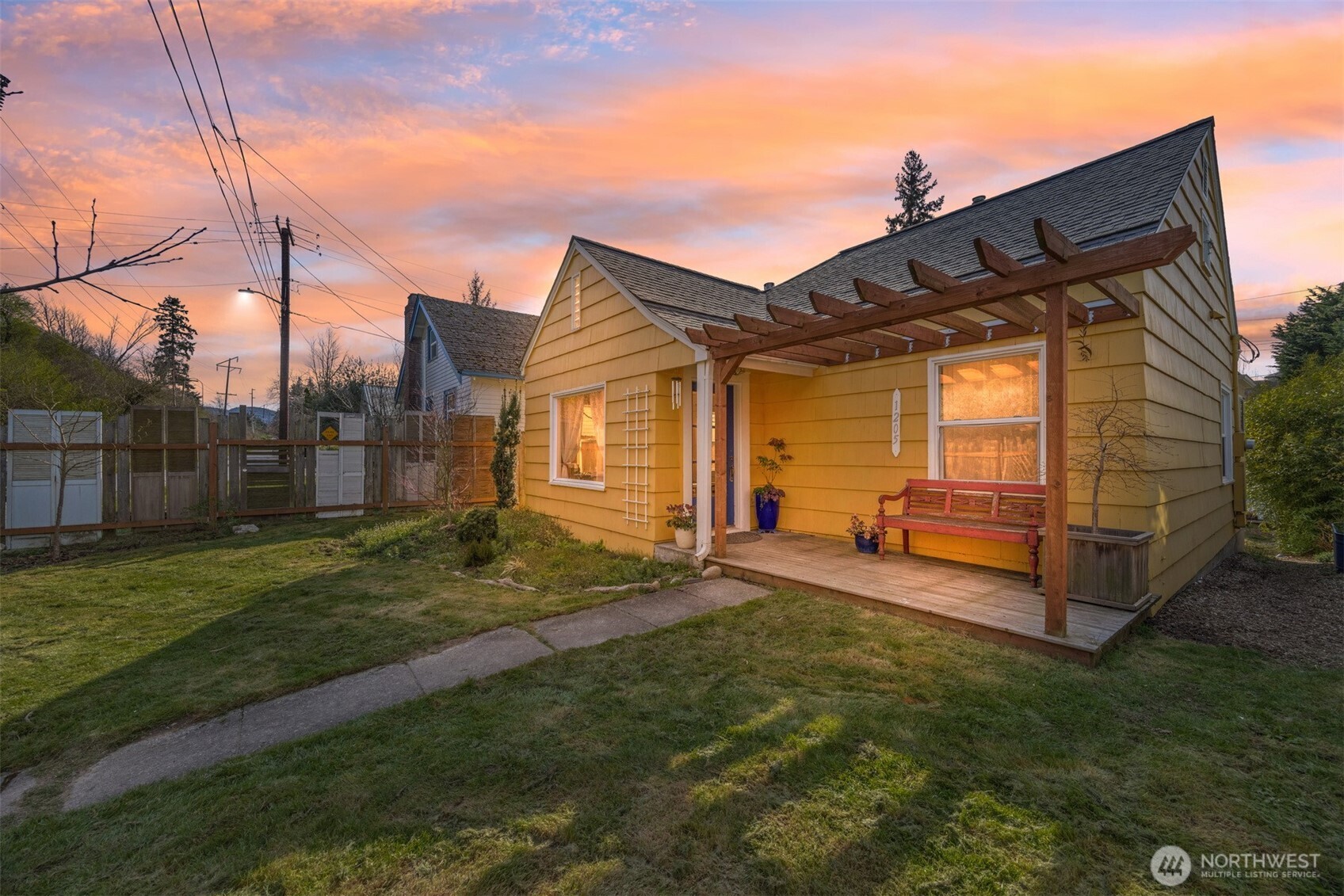 1205 Humboldt Street Bellingham, WA 98225 - Photo 1 of 40 a view of a back yard of the house