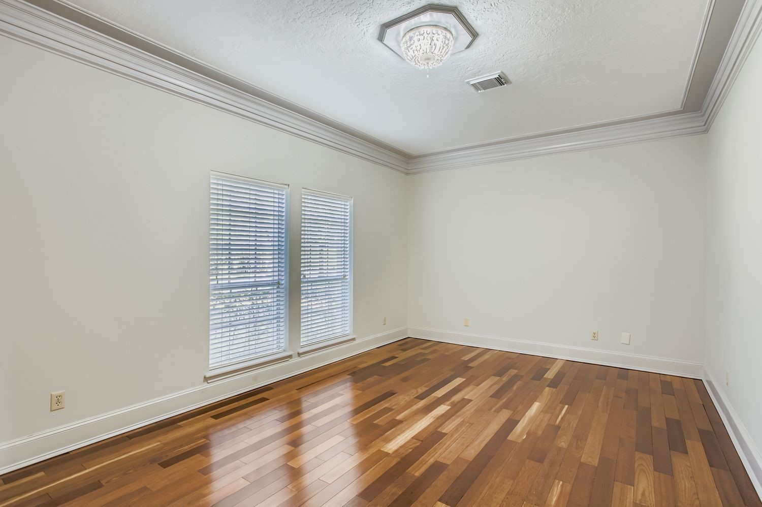 8518 Rebawood Drive Humble, TX 77346 - Photo 4 of 36 This versatile, sunlit room with elegant hardwood floors invites endless possibilities to suit your lifestyle needs.