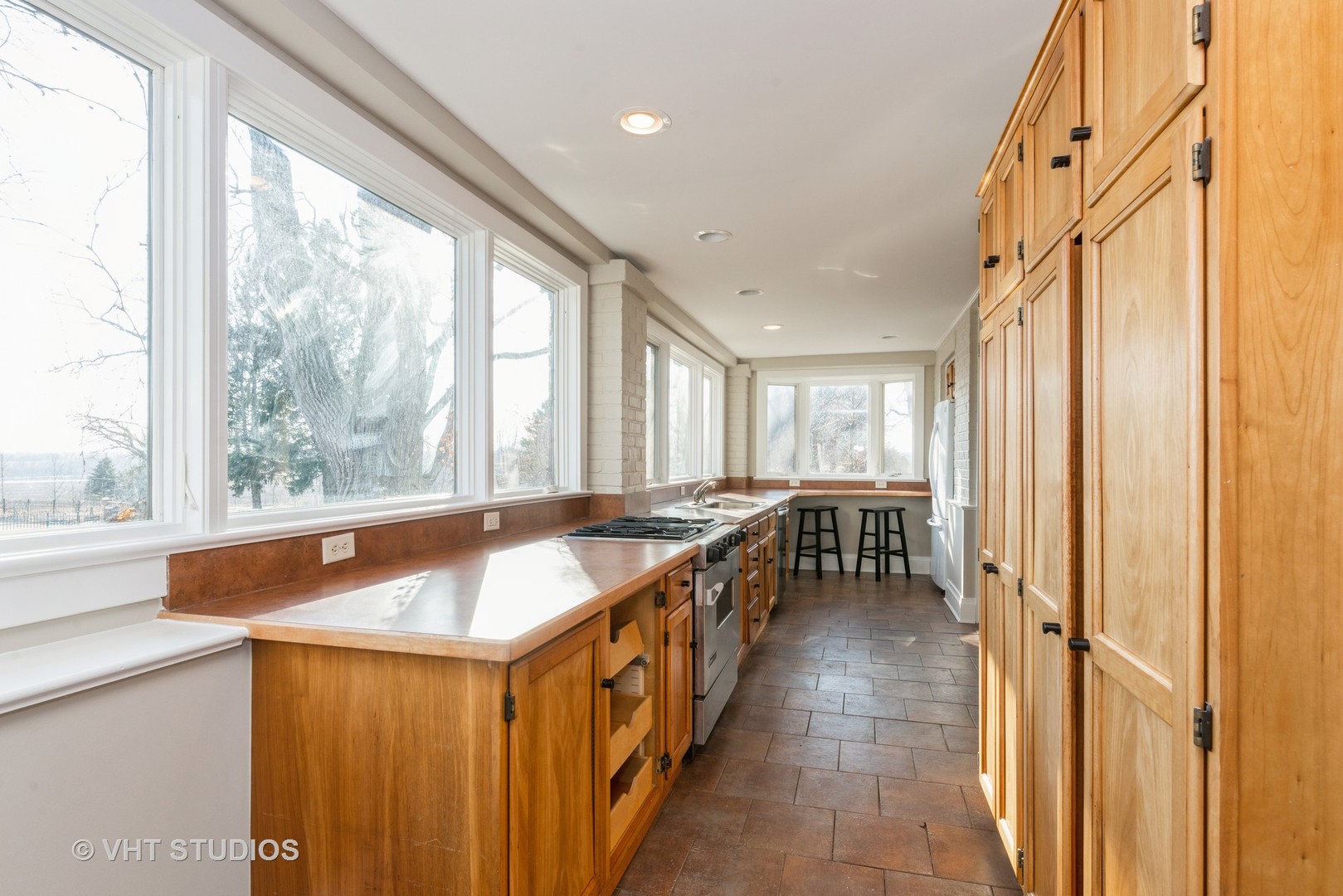 2N100 Brundige Road Elburn, IL 60119 - Photo 13 of 34 a room with table chairs and a sink