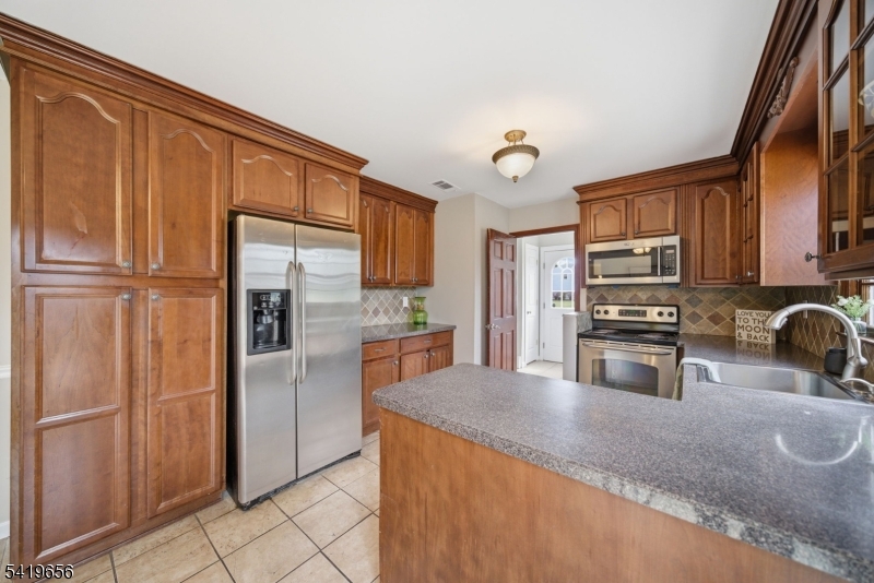 4 Gristmill Road Cedar Knolls, NJ 07927 - Photo 15 of 50