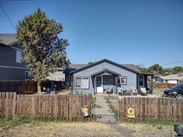 $260,000 | 864 Southwest 3rd Street, Madras, OR 97741