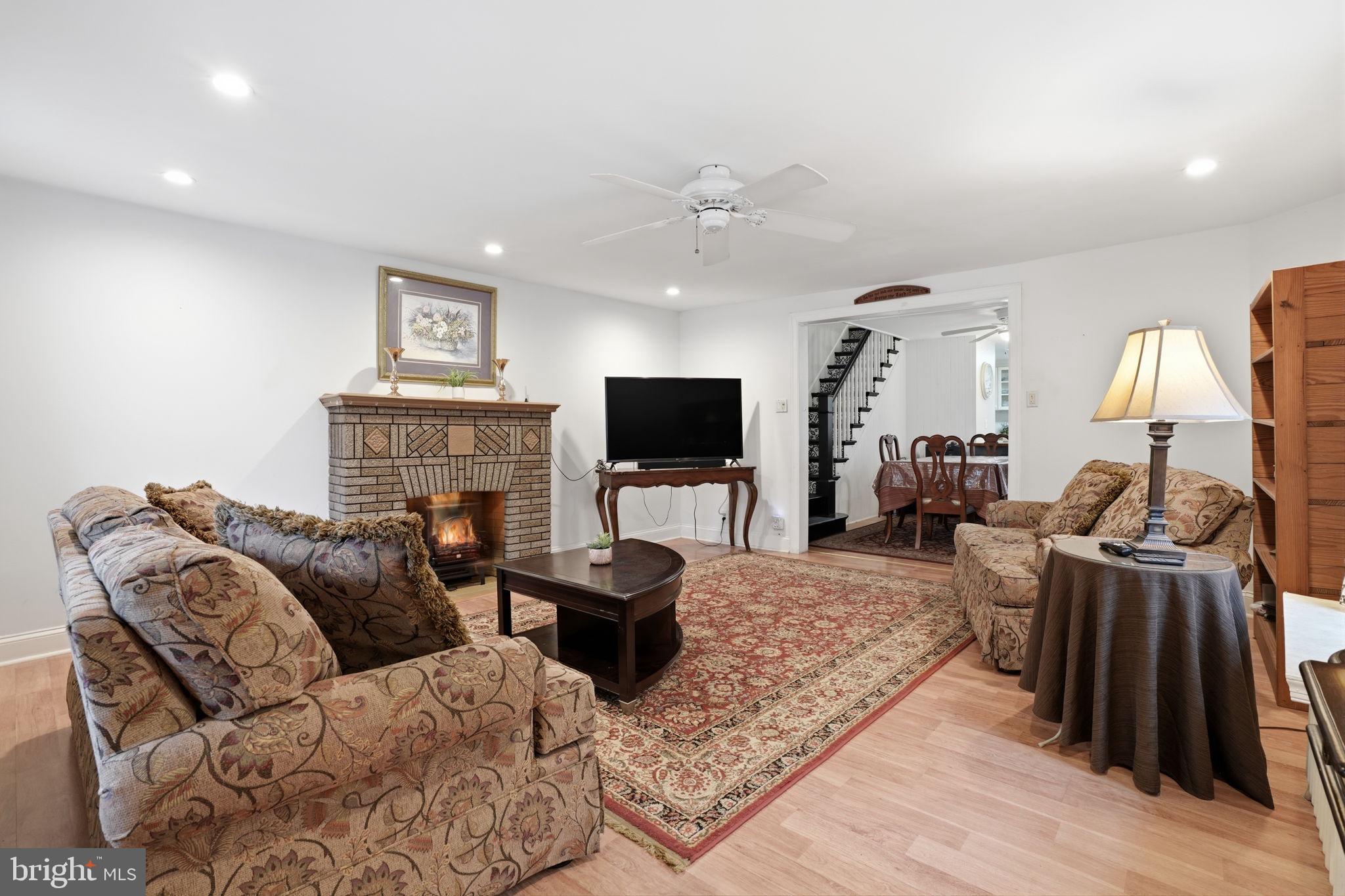 4135 Rhawn Street Philadelphia, PA 19136 - Photo 3 of 33 Gallery Image 3