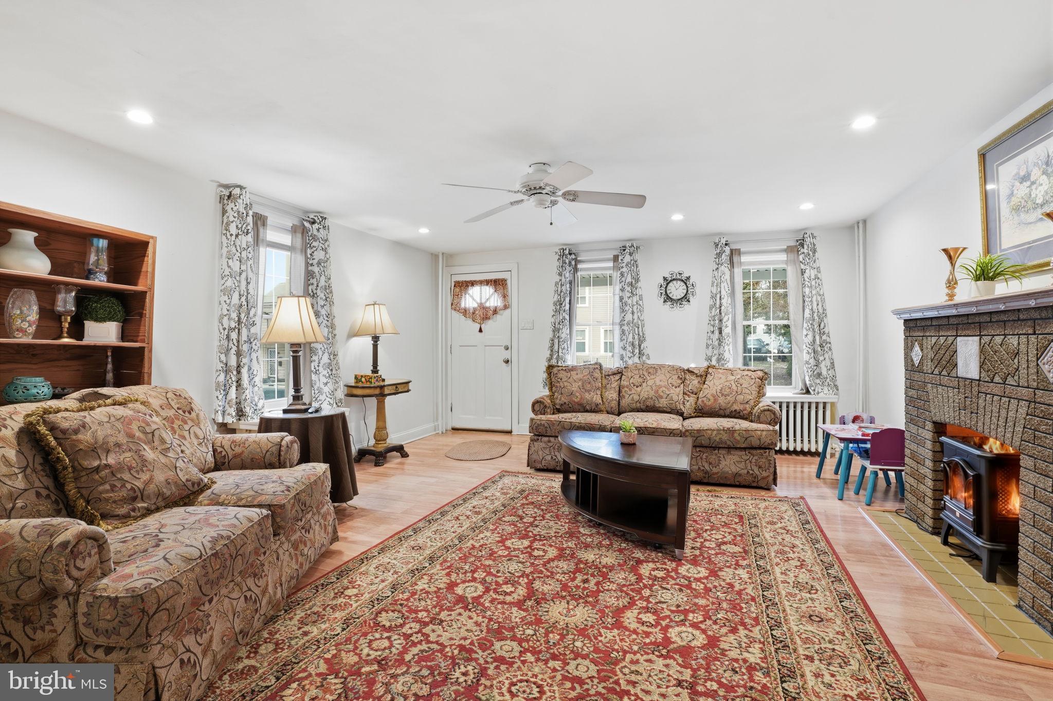 4135 Rhawn Street Philadelphia, PA 19136 - Photo 4 of 33 Gallery Image 4