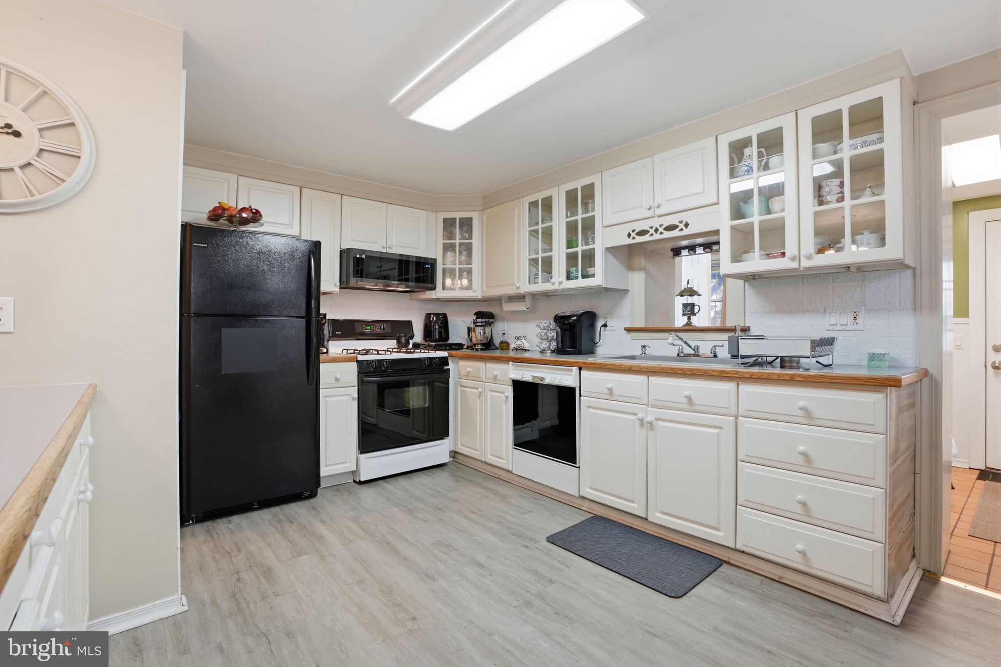 4135 Rhawn Street Philadelphia, PA 19136 - Photo 6 of 33 Gallery Image 6