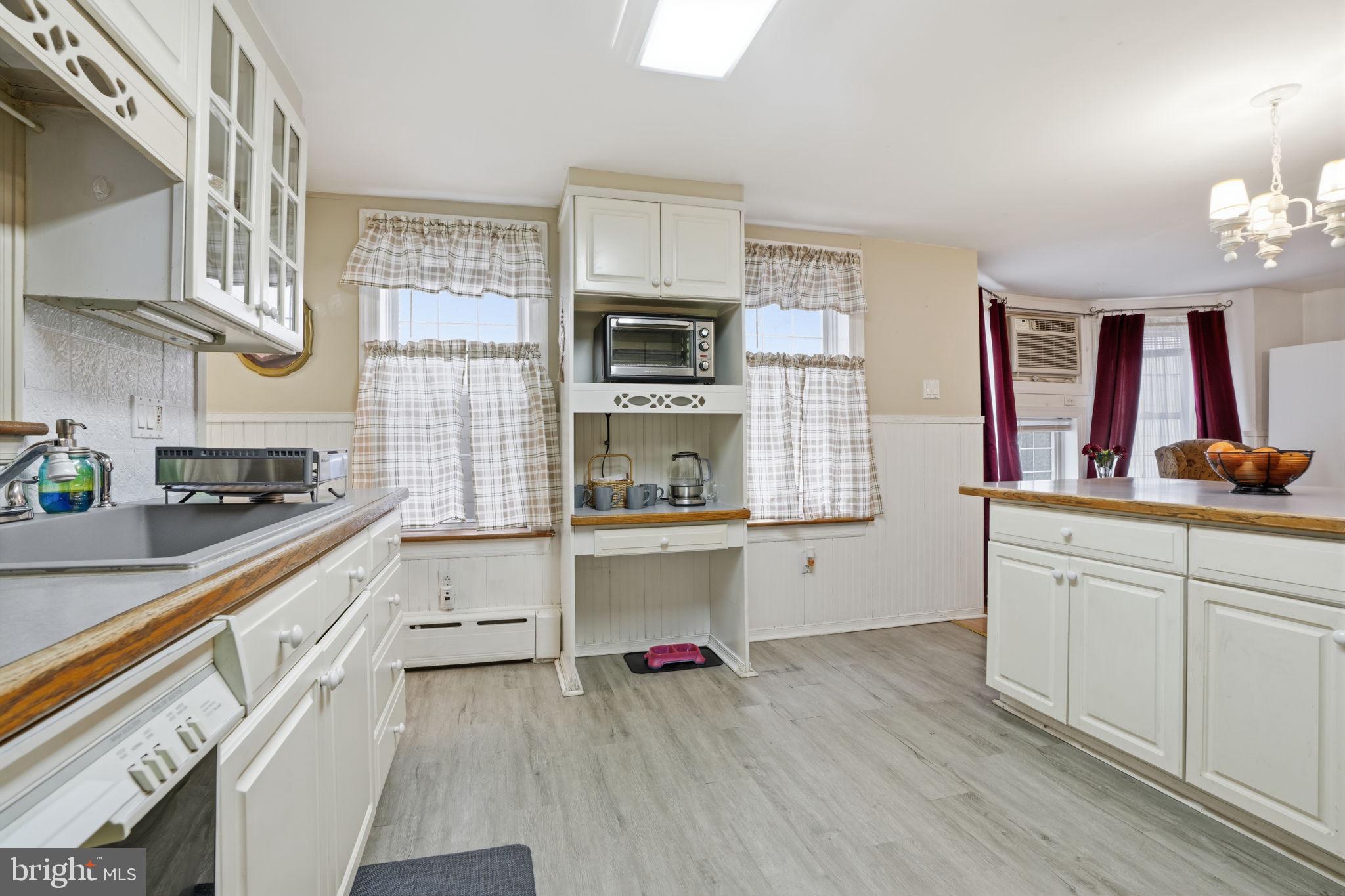4135 Rhawn Street Philadelphia, PA 19136 - Photo 8 of 33 Gallery Image 8
