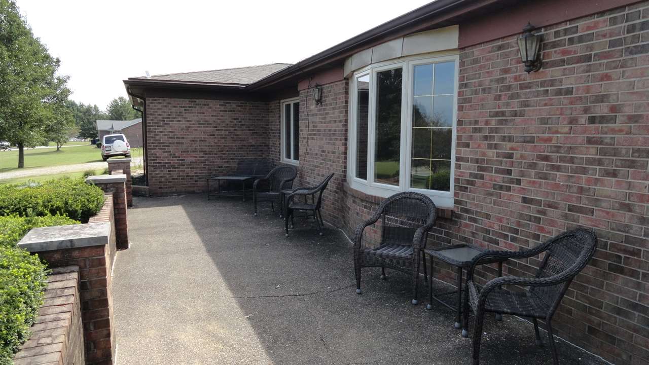 1777 Country Road Boonville, IN 47601 - Photo 3 of 36