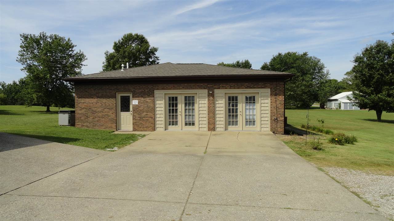 1777 Country Road Boonville, IN 47601 - Photo 8 of 36
