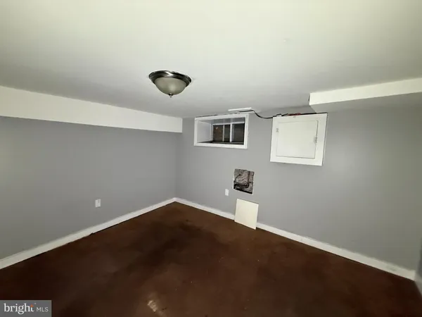 a view of a livingroom with an empty space