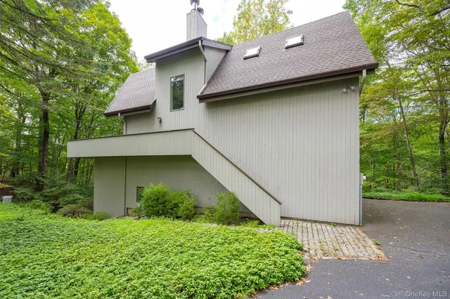 $1,150,000 | 51 Major Lockwood Lane, Pound Ridge, NY 10576