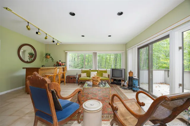 $1,150,000 | 51 Major Lockwood Lane, Pound Ridge, NY 10576