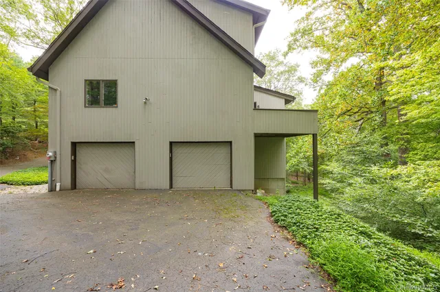 $1,150,000 | 51 Major Lockwood Lane, Pound Ridge, NY 10576