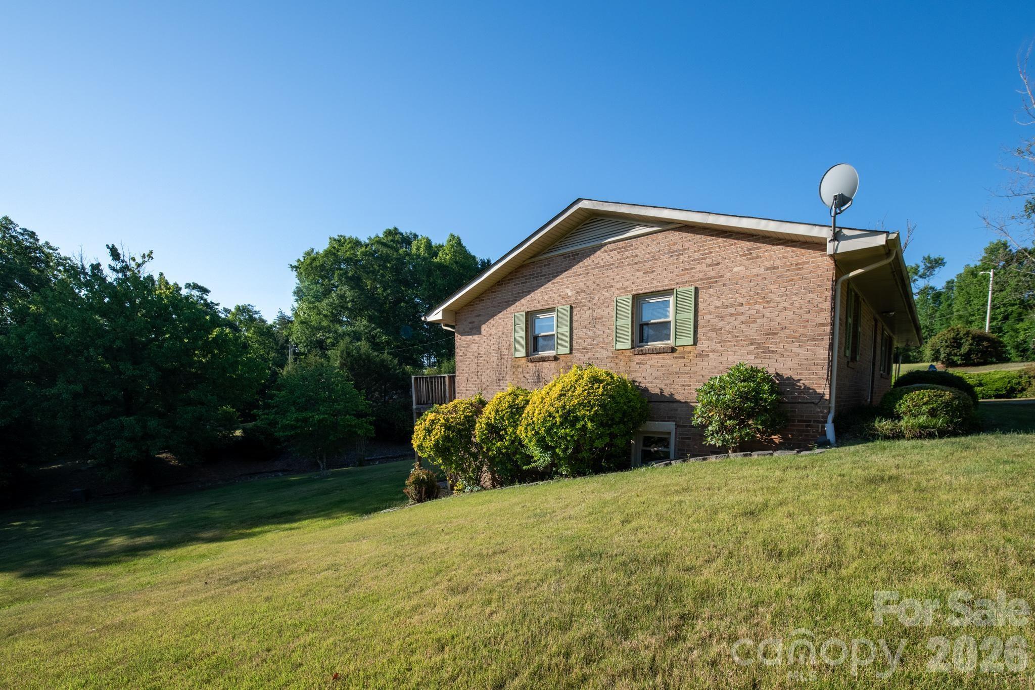 4024 Piney Road Morganton, NC 28655 - Photo 6 of 28