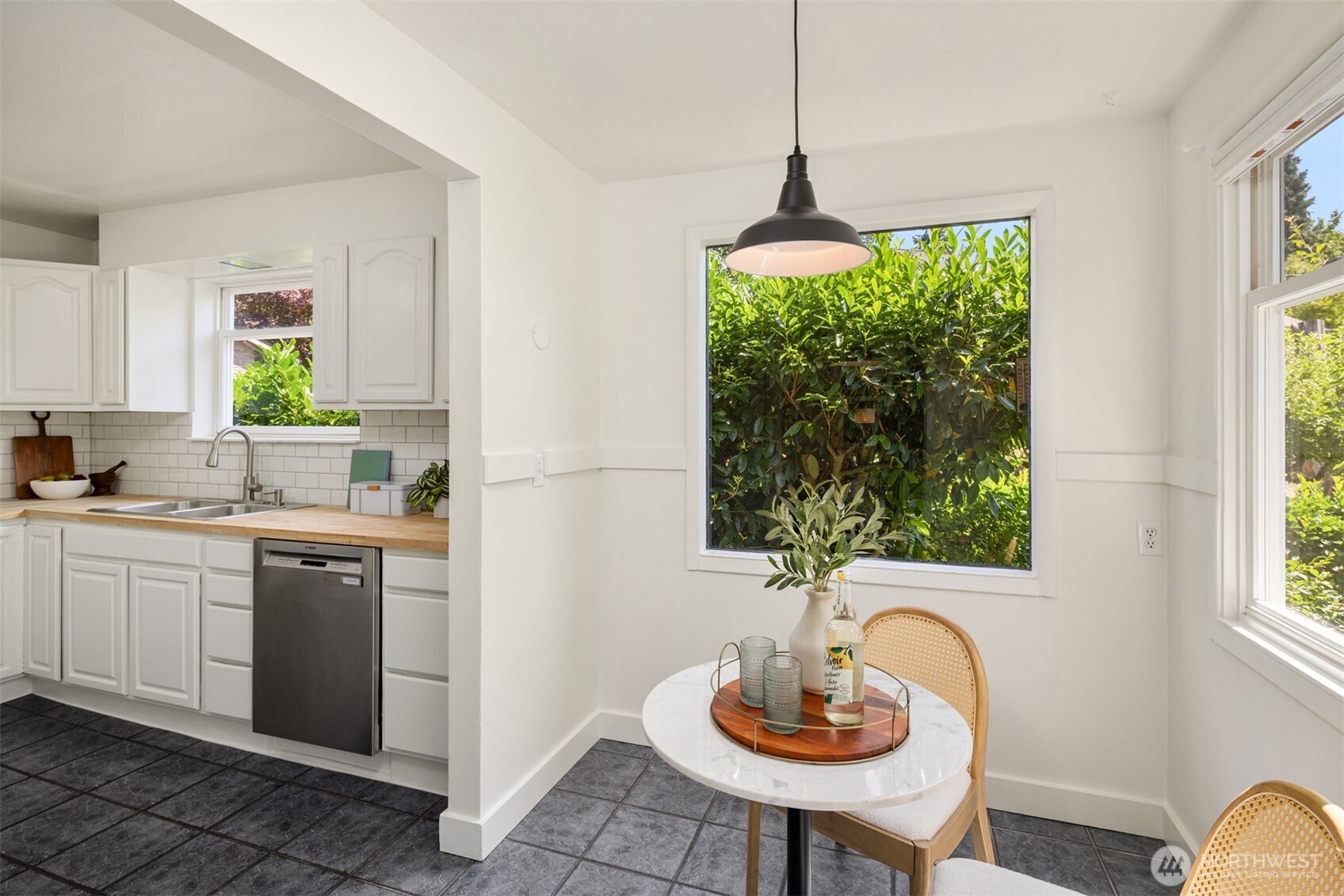 108 North 57th Street Seattle, WA 98103 - Photo 13 of 33