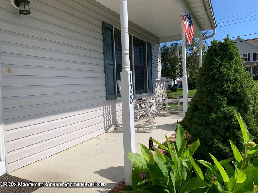 128 Sailing Road Manahawkin, NJ 08050 - Photo 4 of 9 front4