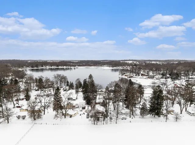 $299,900 | 50362 Eastside Drive, Dowagiac, MI 49047